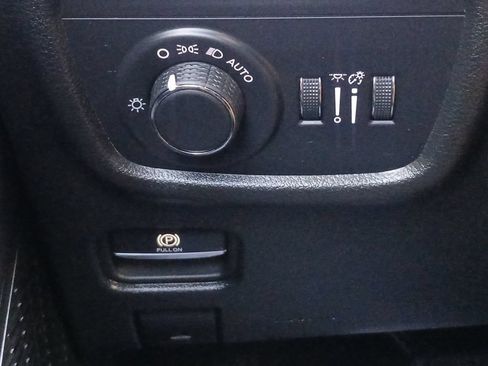 Used 2023 Jeep Grand Cherokee L Laredo w/ Luxury Tech Group I AWD/4WD image 12