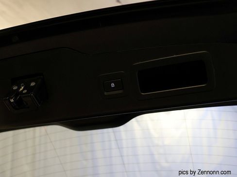 Used 2020 MAZDA MAZDA3 Premium Package image 26