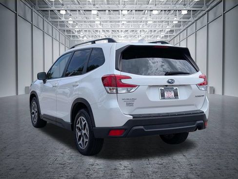 Used 2020 Subaru Forester Premium AWD/4WD image 10