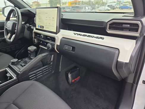 Used 2024 Toyota Tacoma TRD Off-Road AWD/4WD image 32