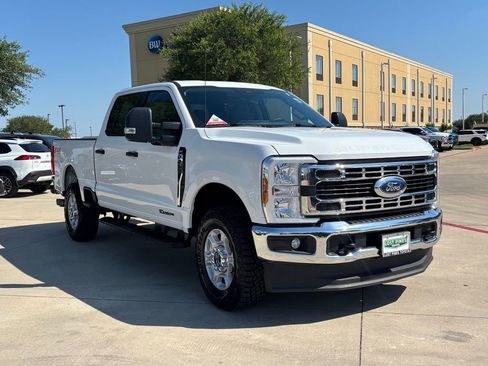 Used 2025 Ford F250 XLT w/ FX4 Off-Road Package AWD/4WD image 5