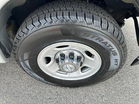 Used 2017 Chevrolet Express 3500 LT w/ LT Preferred Equipment Group image 9