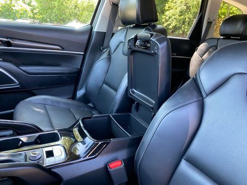 Used 2025 Kia Telluride S AWD/4WD image 26