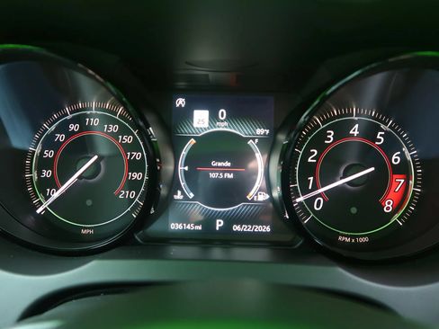 Used 2020 Jaguar F-TYPE R AWD/4WD image 33