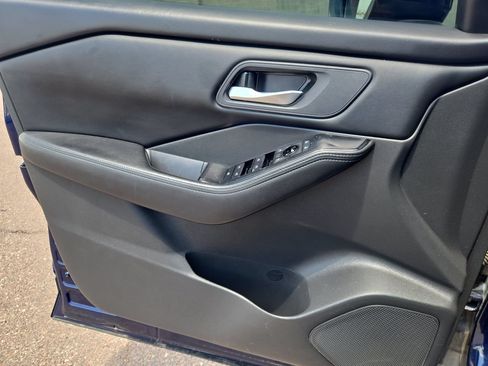 Certified 2024 Nissan Rogue SV FWD image 26
