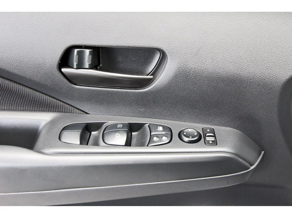 Used 2025 Nissan Kicks Play S FWD image 18