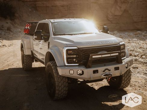 Used 2026 Ford F450 Platinum w/ Platinum Plus Package AWD/4WD image 4