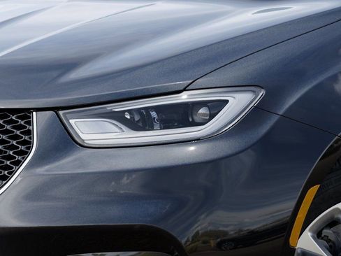 New 2026 Chrysler Pacifica Select image 11
