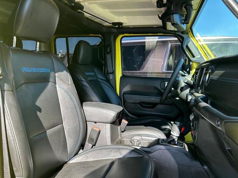 Used 2023 Jeep Wrangler Unlimited Rubicon 4xe AWD/4WD image 28