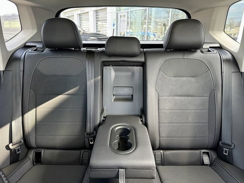 Certified 2024 Volkswagen Taos SE image 20