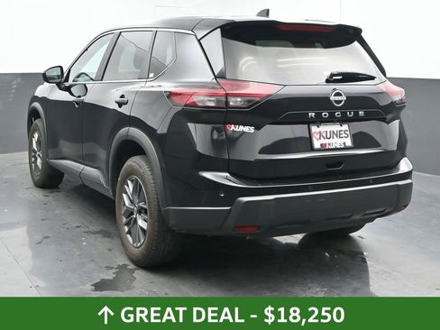 Used 2024 Nissan Rogue S image 10