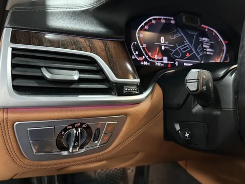 Used 2020 BMW 750i xDrive w/ Executive Package image 32