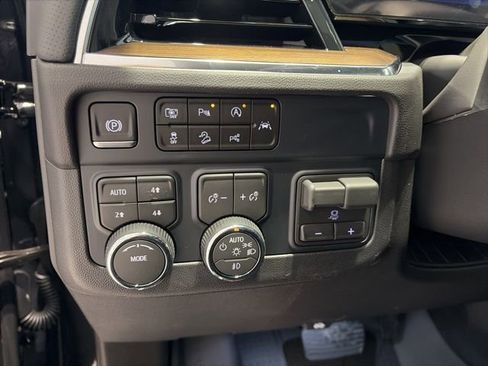 New 2026 Chevrolet Suburban High Country w/ Sun And Tow Package image 19