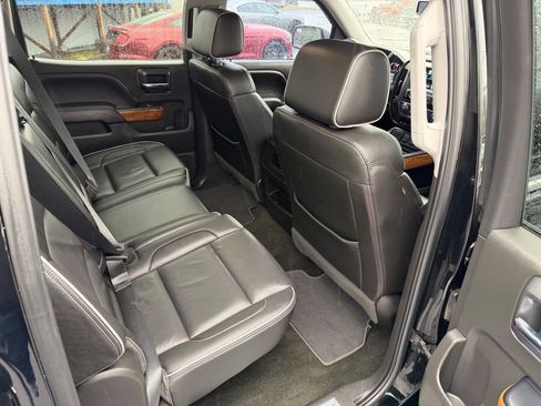 Used 2018 Chevrolet Silverado 1500 High Country image 22