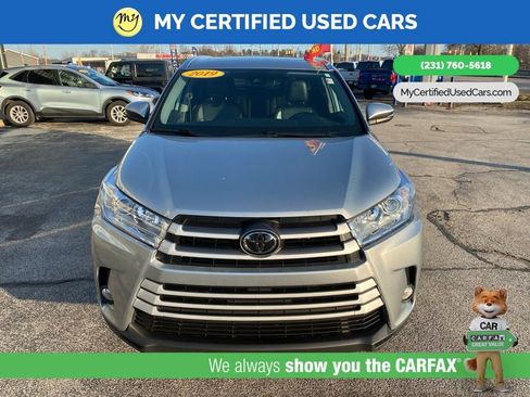Used 2019 Toyota Highlander XLE image 2