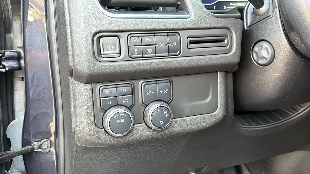 Used 2022 Chevrolet Tahoe RST w/ Sport Performance Package AWD/4WD image 11