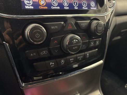 Used 2020 Jeep Grand Cherokee Altitude image 36