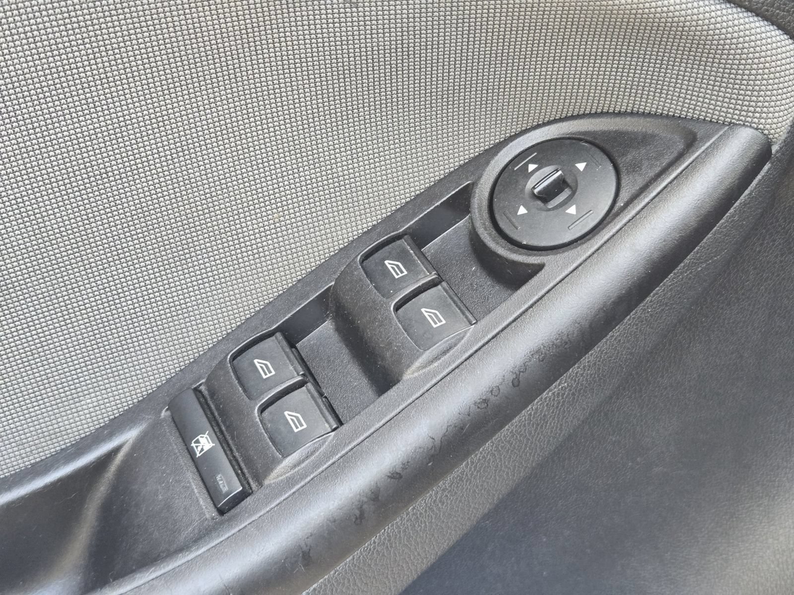 Used 2014 Ford Focus SE FWD image 23