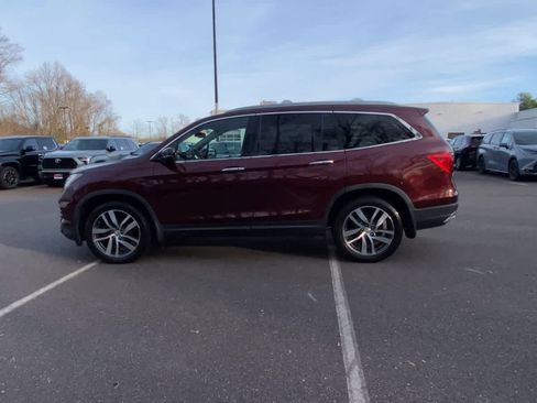Used 2018 Honda Pilot Touring image 11