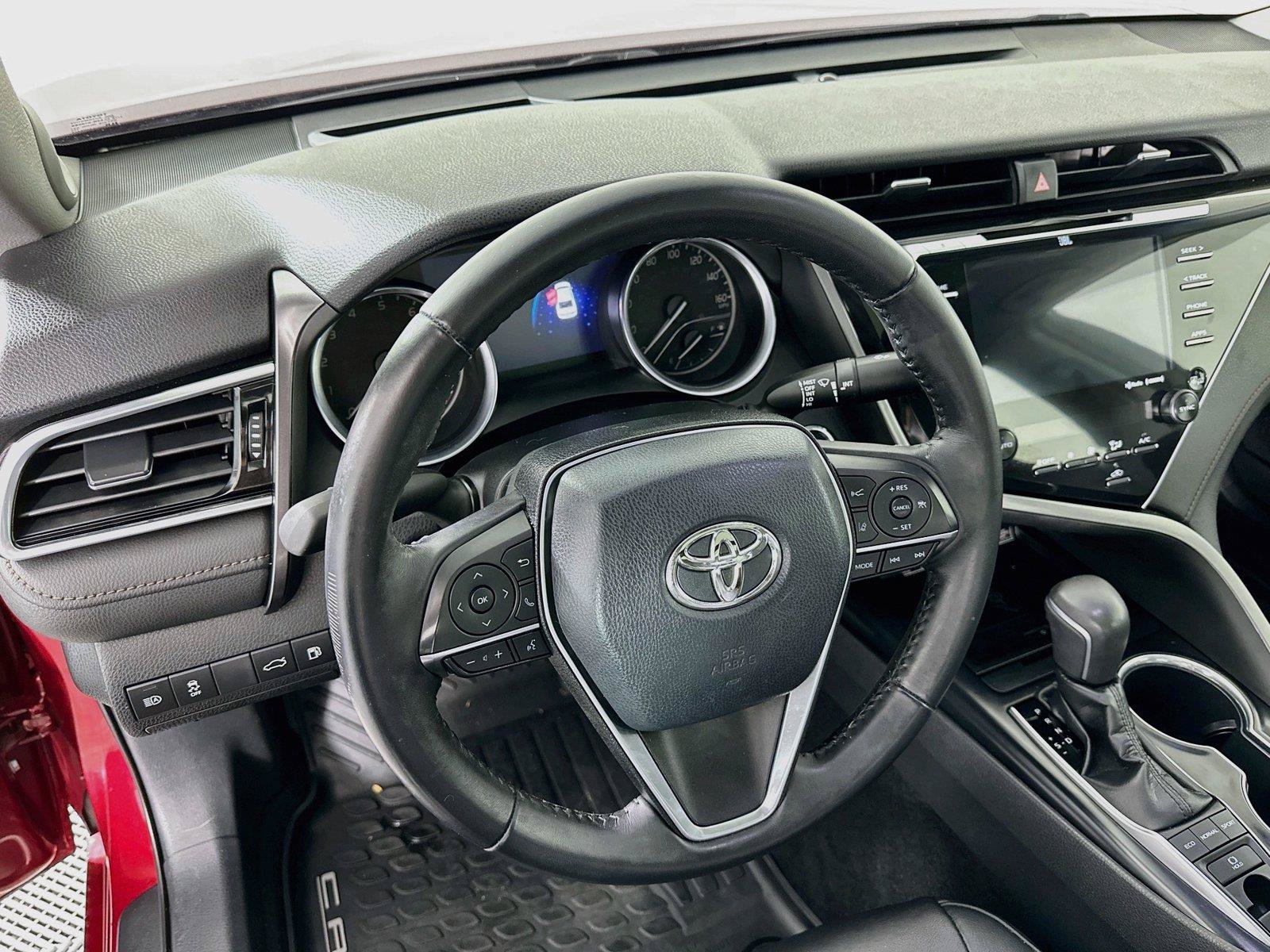 Used 2018 Toyota Camry XLE FWD image 9