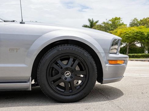 Used 2006 Ford Mustang GT RWD image 16