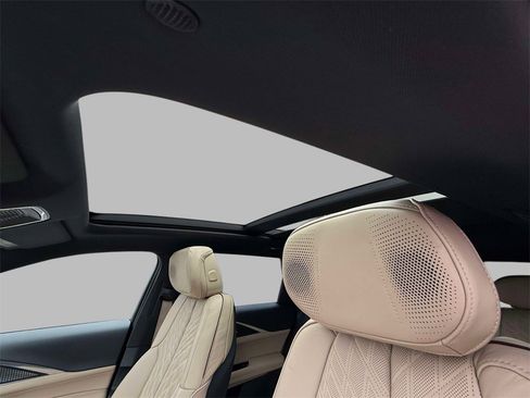 Certified 2024 Cadillac Lyriq Luxury w/ Nappa Leather Package image 24