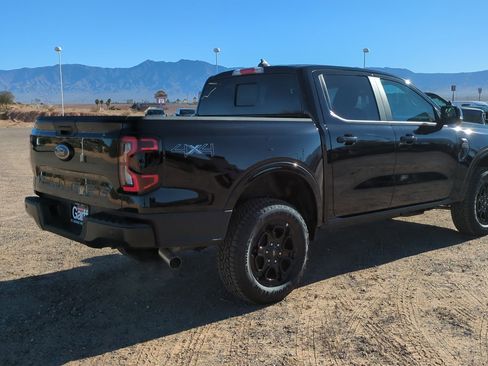 Used 2025 Ford Ranger Lariat w/ Black Appearance Package image 3