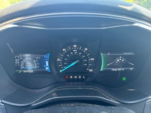 Used 2020 Ford Fusion SE FWD image 13