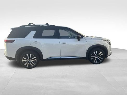 Used 2024 Nissan Pathfinder Platinum w/ Cargo Package AWD/4WD image 7