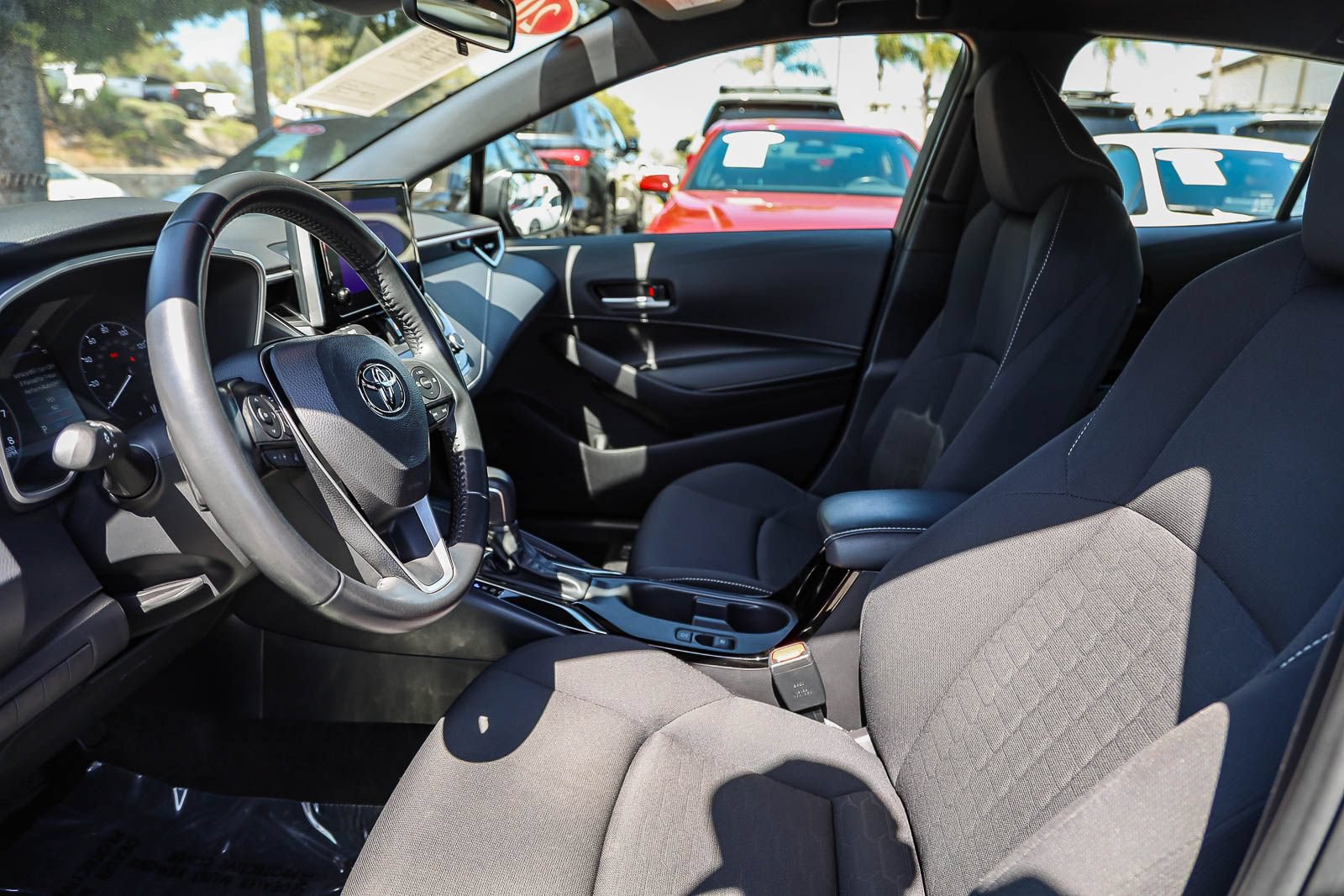 Certified 2025 Toyota Corolla SE w/ SE Package FWD image 18