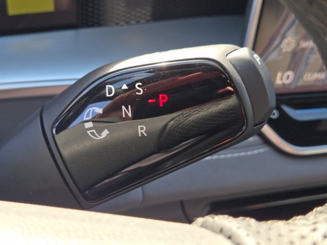 New 2026 Volkswagen Tiguan SE R-Line FWD image 15