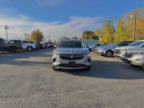 Used 2023 Buick Envision Essence image 3