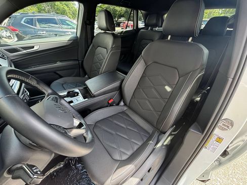 Used 2026 Volkswagen Atlas Cross Sport SE FWD image 38