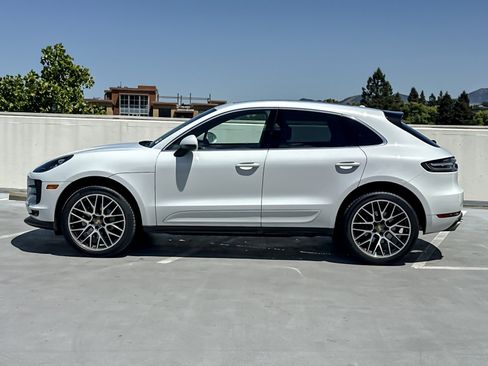 Used 2020 Porsche Macan S AWD/4WD image 2