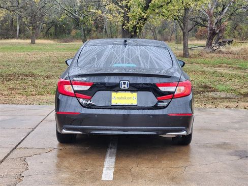 Used 2021 Honda Accord Touring image 5