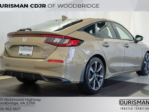 Used 2025 Honda Civic Sport Touring image 5