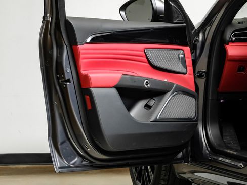 Used 2023 Maserati Grecale Modena image 45