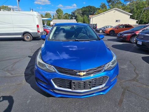 Used 2017 Chevrolet Cruze LT image 7