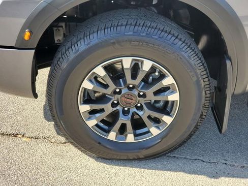 Used 2023 Nissan Titan PRO-4X w/ Pro-4x Convenience Package image 9