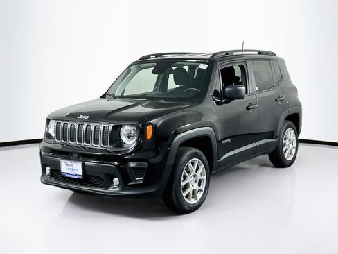 Used 2022 Jeep Renegade Latitude w/ Convenience Group AWD/4WD image 1