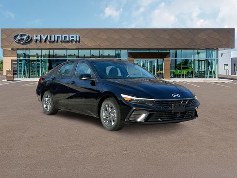 New 2025 Hyundai Elantra Blue image 11