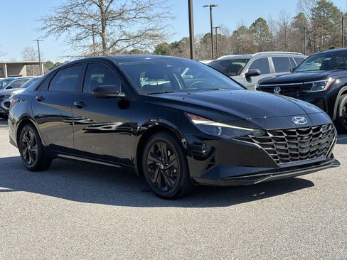 Used 2023 Hyundai Elantra SEL image 7