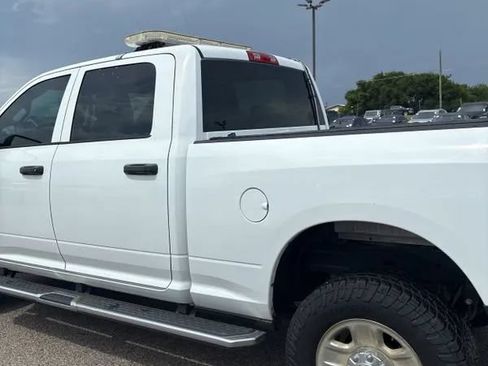 Used 2022 RAM 2500 Tradesman w/ Chrome Appearance Group AWD/4WD image 4