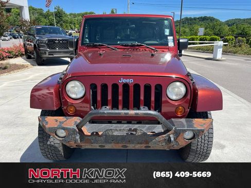 Used 2010 Jeep Wrangler Unlimited Sahara w/ Dual Top Group AWD/4WD image 29