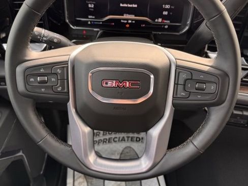 Used 2025 GMC Sierra 1500 Elevation image 26