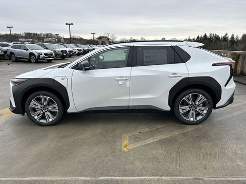 Used 2024 Subaru Solterra Touring image 5