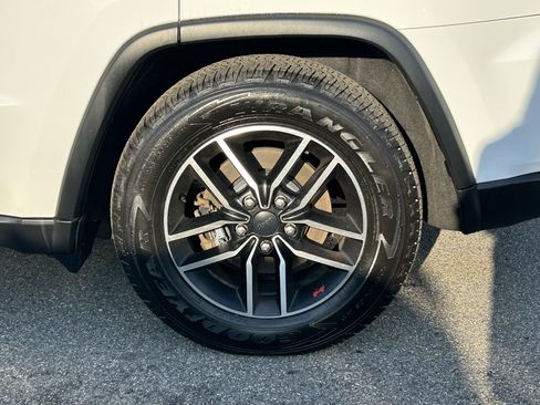 Used 2020 Jeep Grand Cherokee Trailhawk image 6