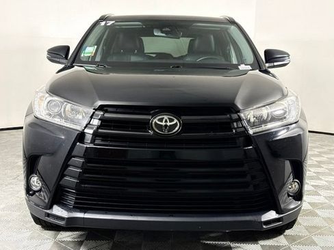 Used 2017 Toyota Highlander SE AWD/4WD image 11