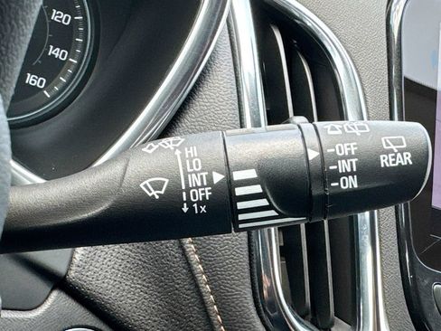 Used 2024 Chevrolet Equinox Premier FWD image 13