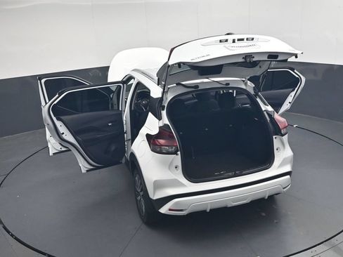 Used 2024 Nissan Kicks SV FWD image 54